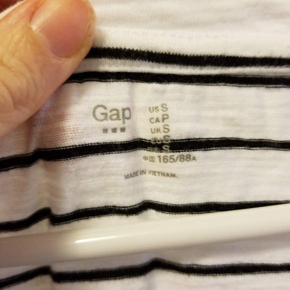 Gap small long sleeve tee - Picture 3 of 4